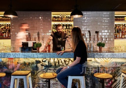 Hoxton Bar & Urban Eatery